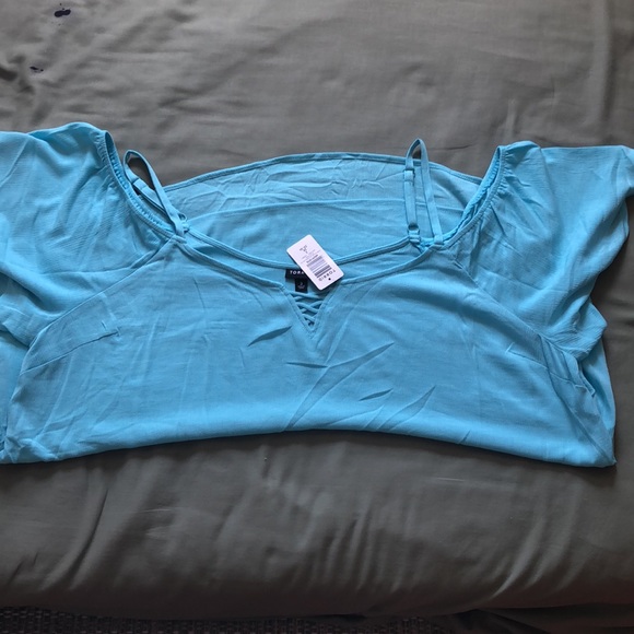 Washable Crinkle Gauze Cold Shoulder 🔝 by Torrid size 3 🌟Last chance!🌟 - Picture 14 of 16